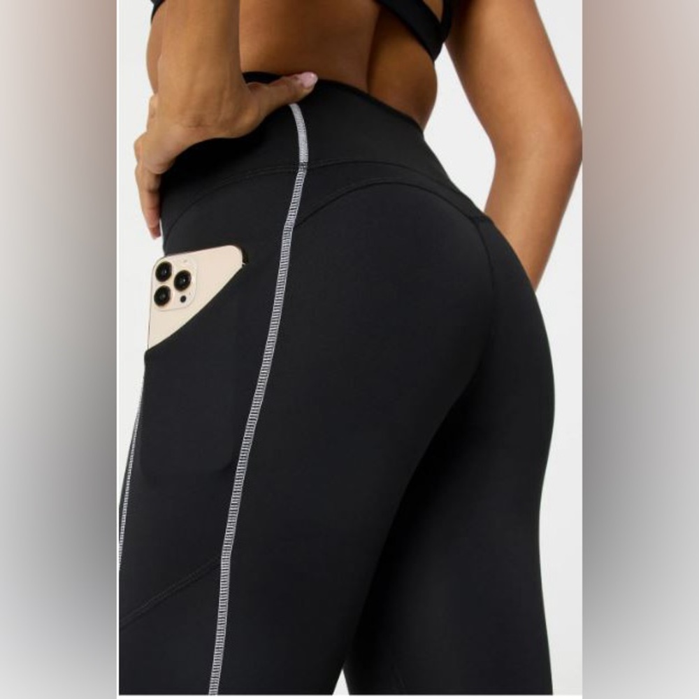 NWT- Fabletics PureLuxe HW Pocket Full length Legging -BLACK/CLASSIC WHITE (27”) - Picture 4 of 10